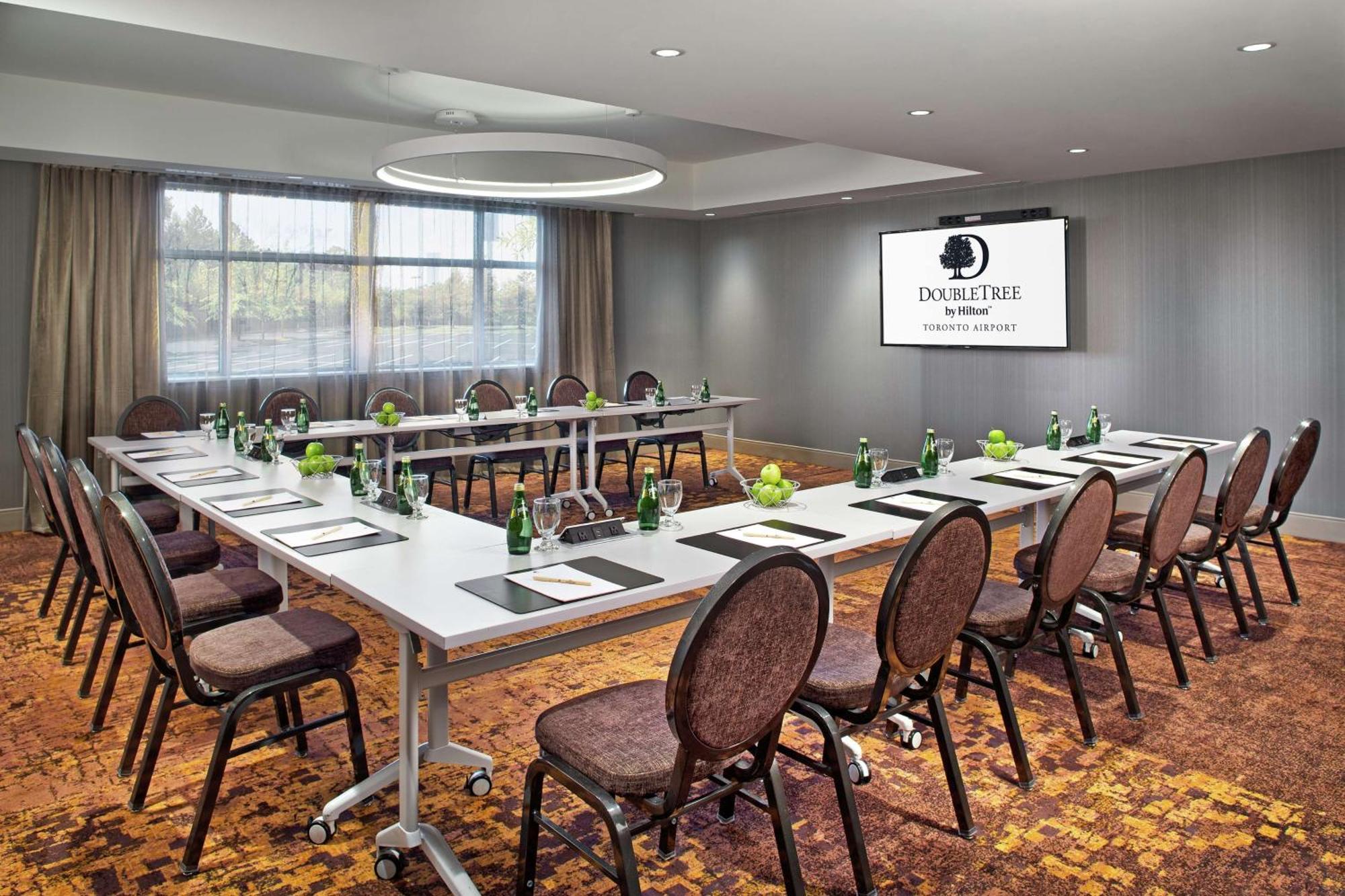 Hotel Doubletree By Hilton Airport, On Toronto
